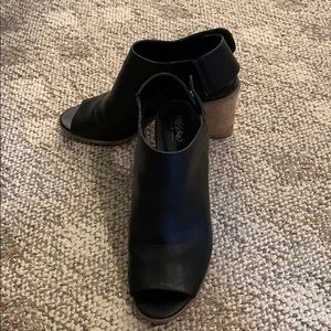 Mossimo black heels